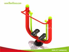 outdoor gym equipment